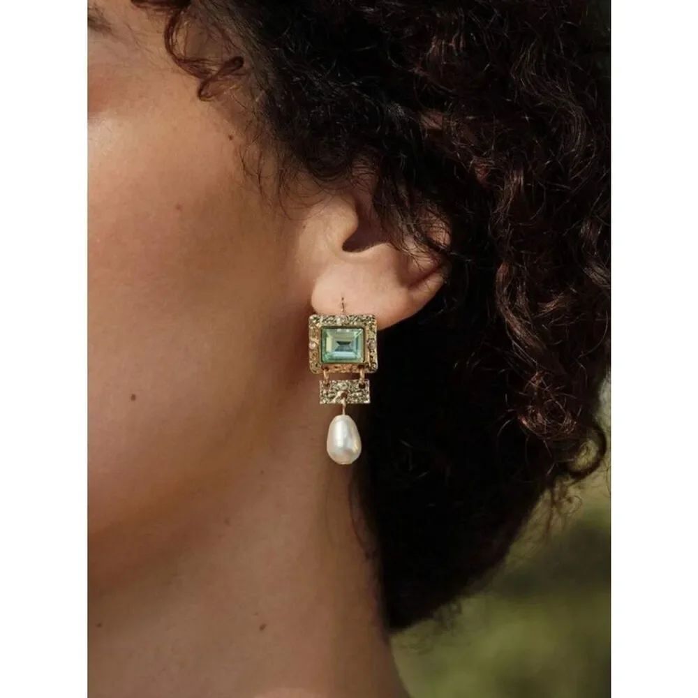 Gold Drop Earrings N2046